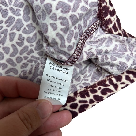 2/$30 Tart Intimates Giraffe Print Short Sleeve Button Down Pajama Sleep Top M - Picture 9 of 9